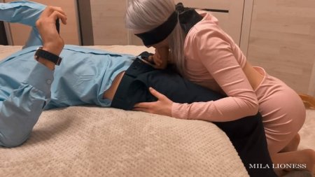 Молодая телка пришла сдавать экзамен на дом препода